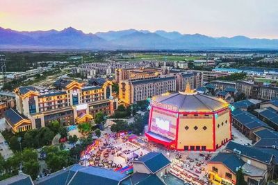 重磅|寧夏演藝集團與漫葡小鎮戰略簽約，開啟《賀蘭山盛典》發展新篇章——舞臺藝術造型策劃再升級